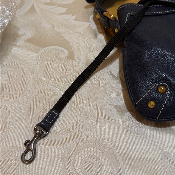 Dooney & Bourke vintage black leather top stitch bag Red interior. Beautiful! - Picture 7 of 8